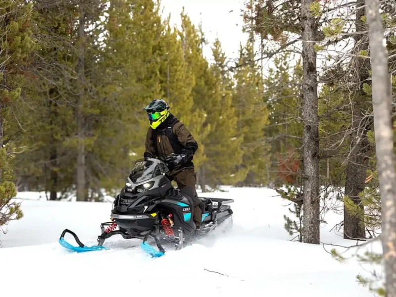 The-2026-LYNX-Commander-RE-in-action